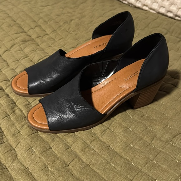 Black leather open toe block heels - leather - Picture 2 of 4